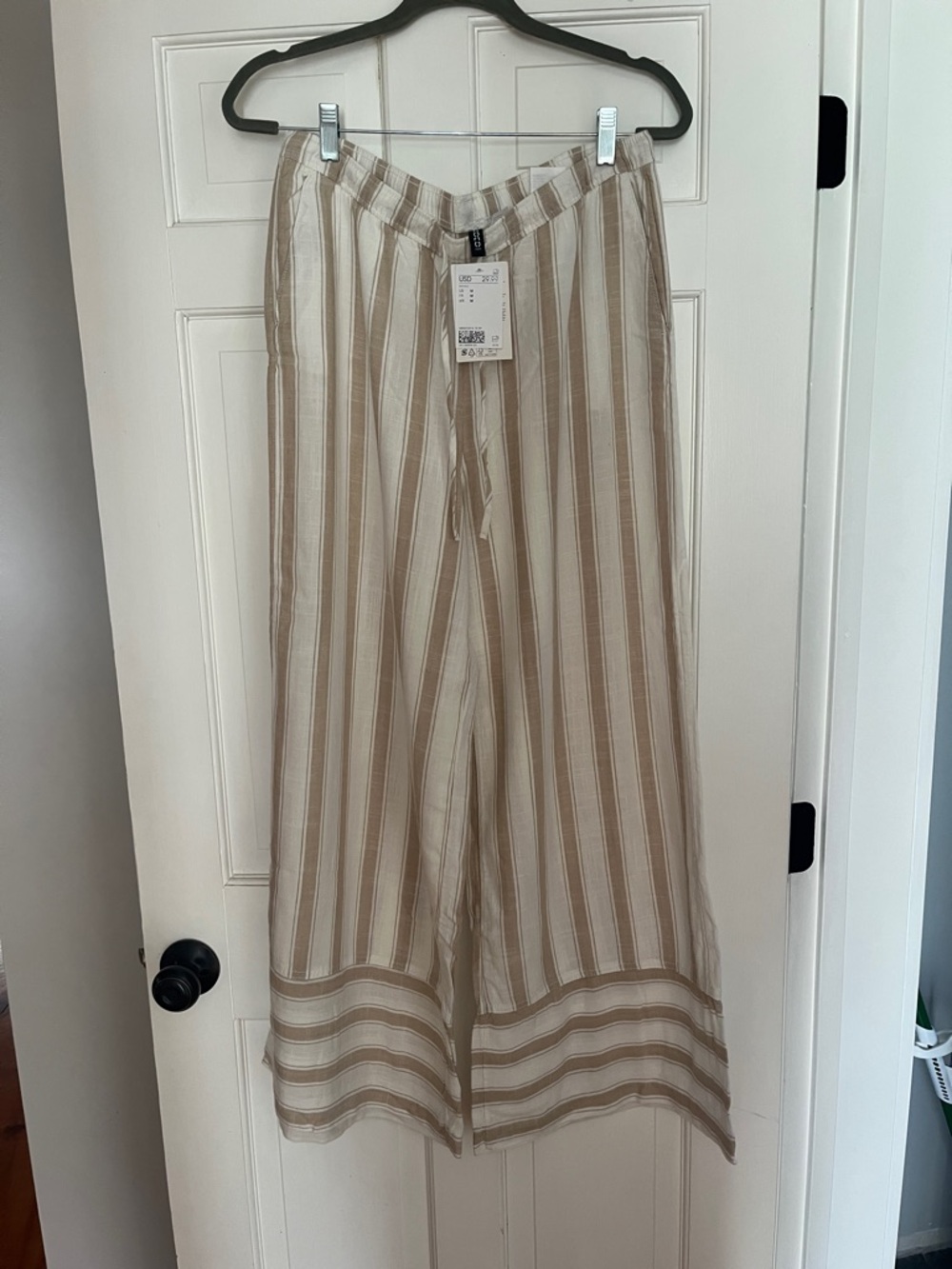 H&M Neutral Stripe Wide-Leg Pants in Cream and Beige